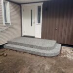 Hörntrappa med rundade hörn vit/svart